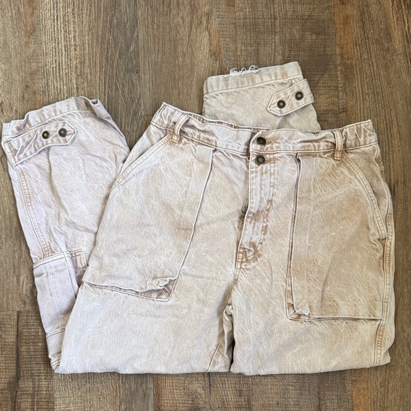 We The Free- Cargo Pants - Picture 1 of 4